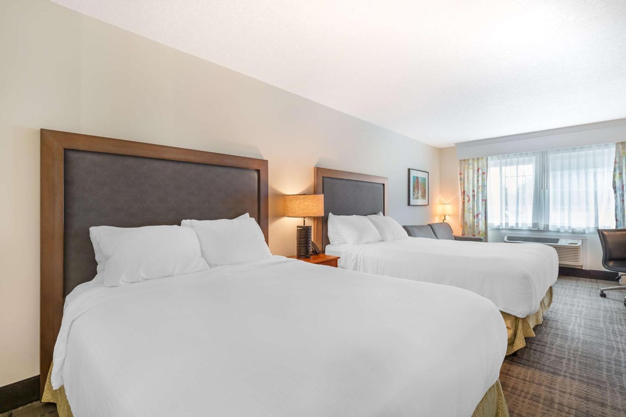 Western Park & 3* Ames