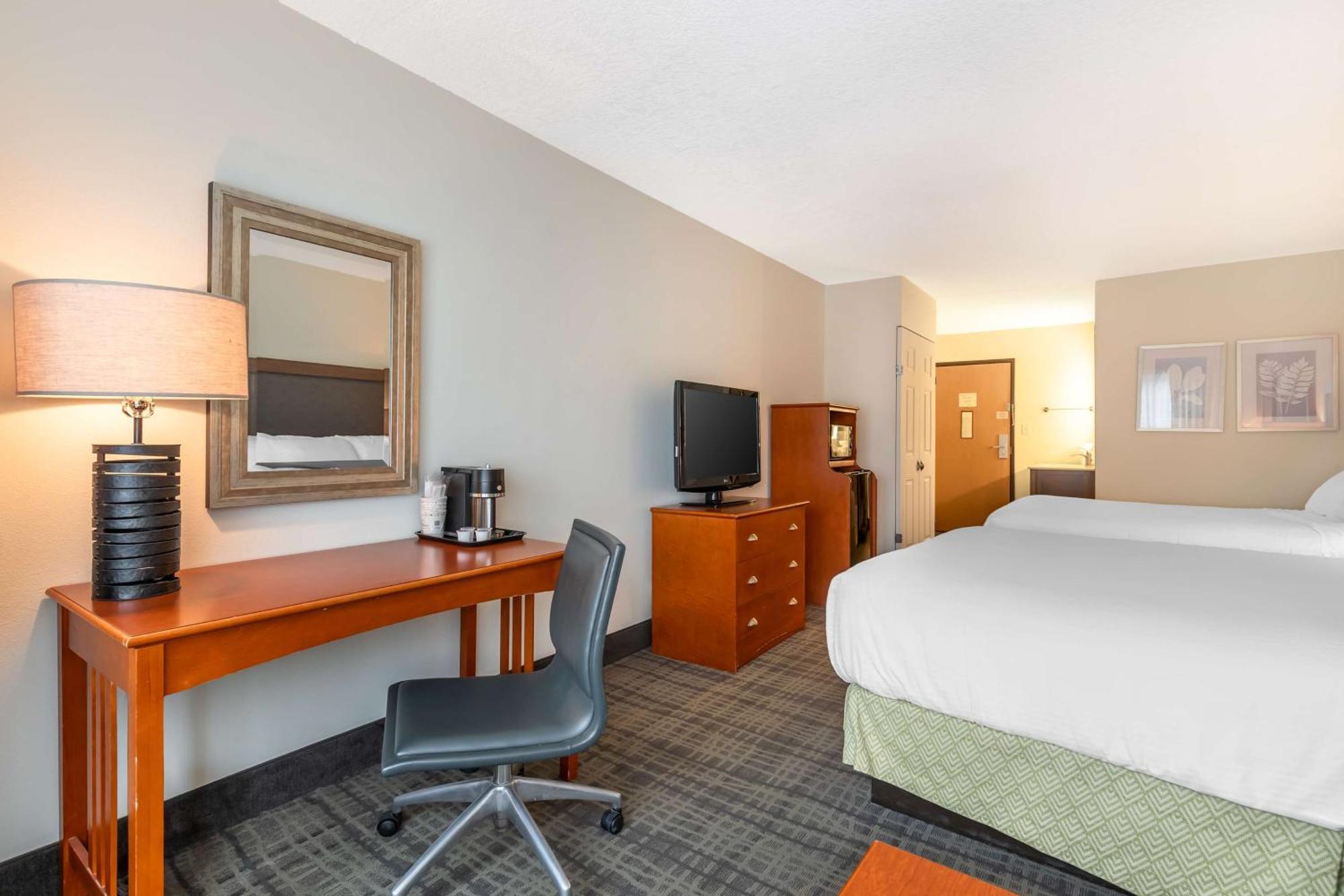 Western Park & Hotel 3*