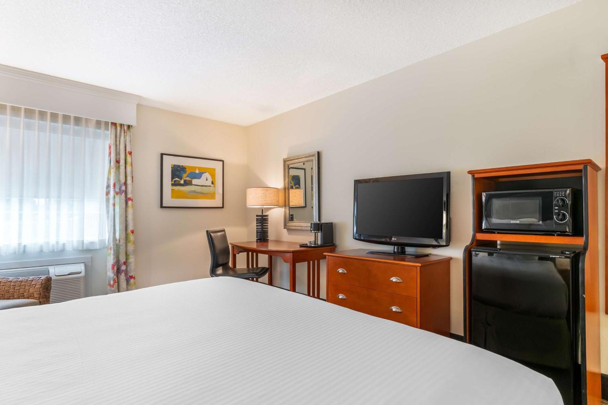 Western Park & Hotel 3*