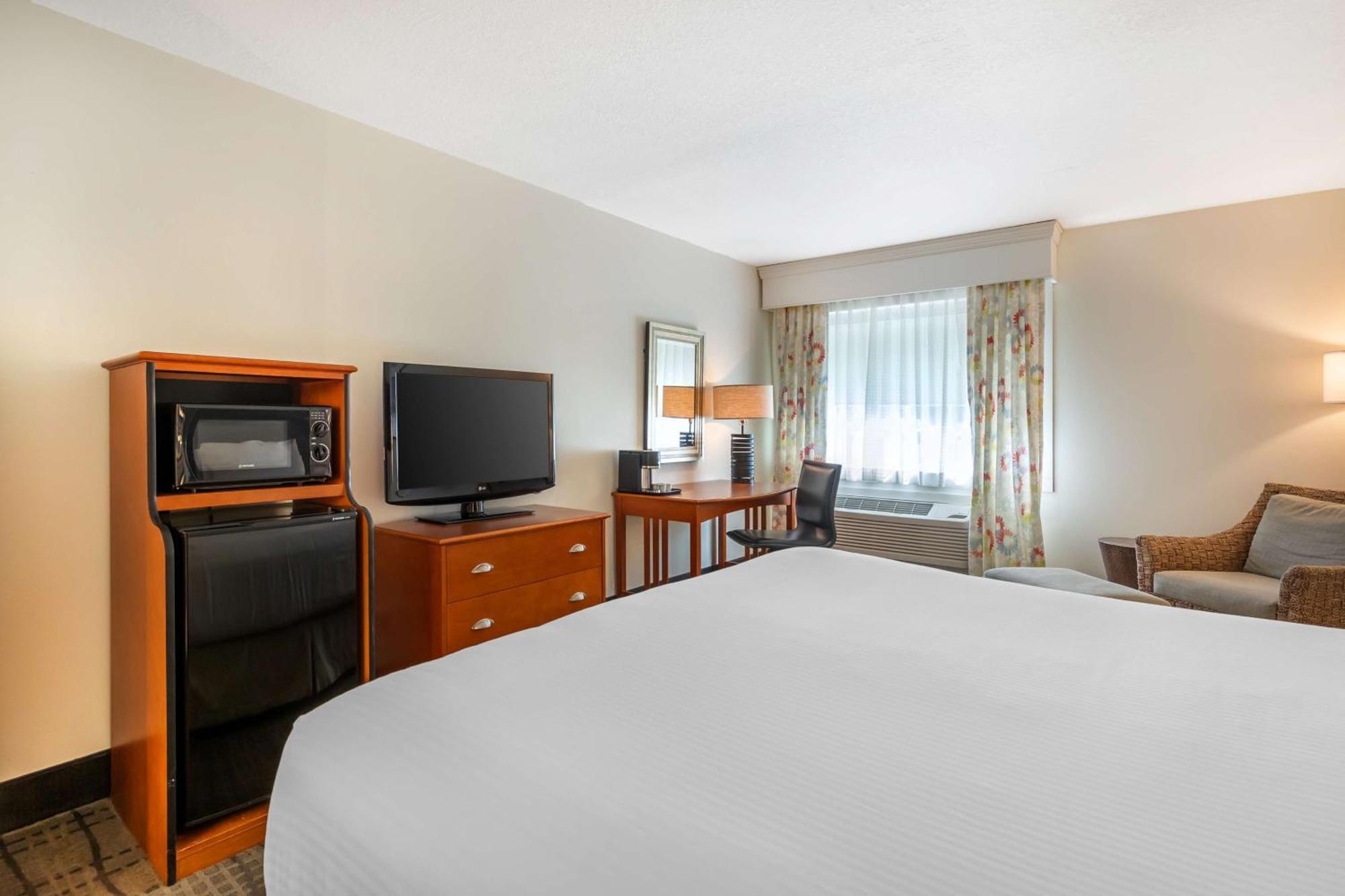 Western Park & Hotel
