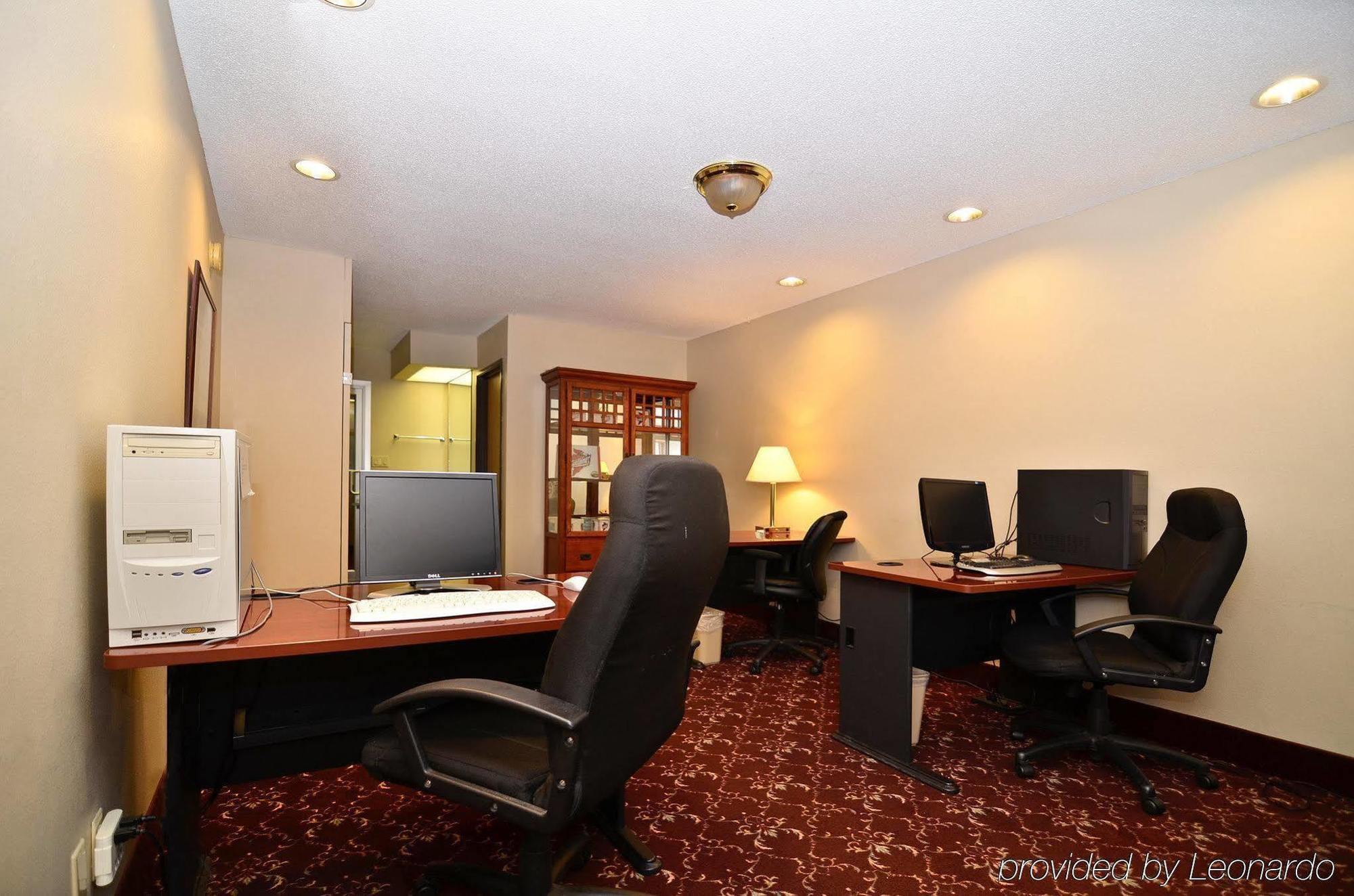 Western Park & Hotel 3*