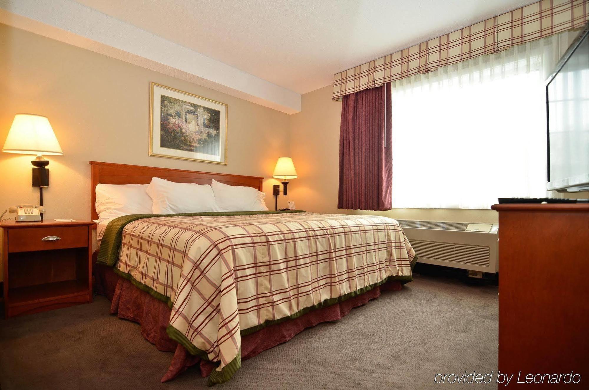 Western Park & Hotel 3*